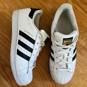 Adidas Sneakers